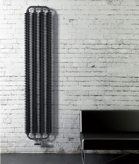 RIBBON est un radiateur tube ailettes eau chaude décoratif, radiateur DESIGN au style INDUS qui s’intégrera parfaitement à votre loft, appartement ou devant la baie vitrée de votre véranda.