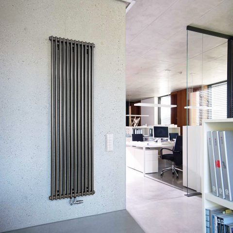 CHARLESTON : le radiateur eau chaude multi-colonnes qui brille par sa polyvalence et son efficacité ! Un classique.
