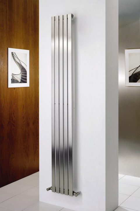 KREMLIN : la verticalité d'un radiateur INOX eau chaude en toute simplicité !